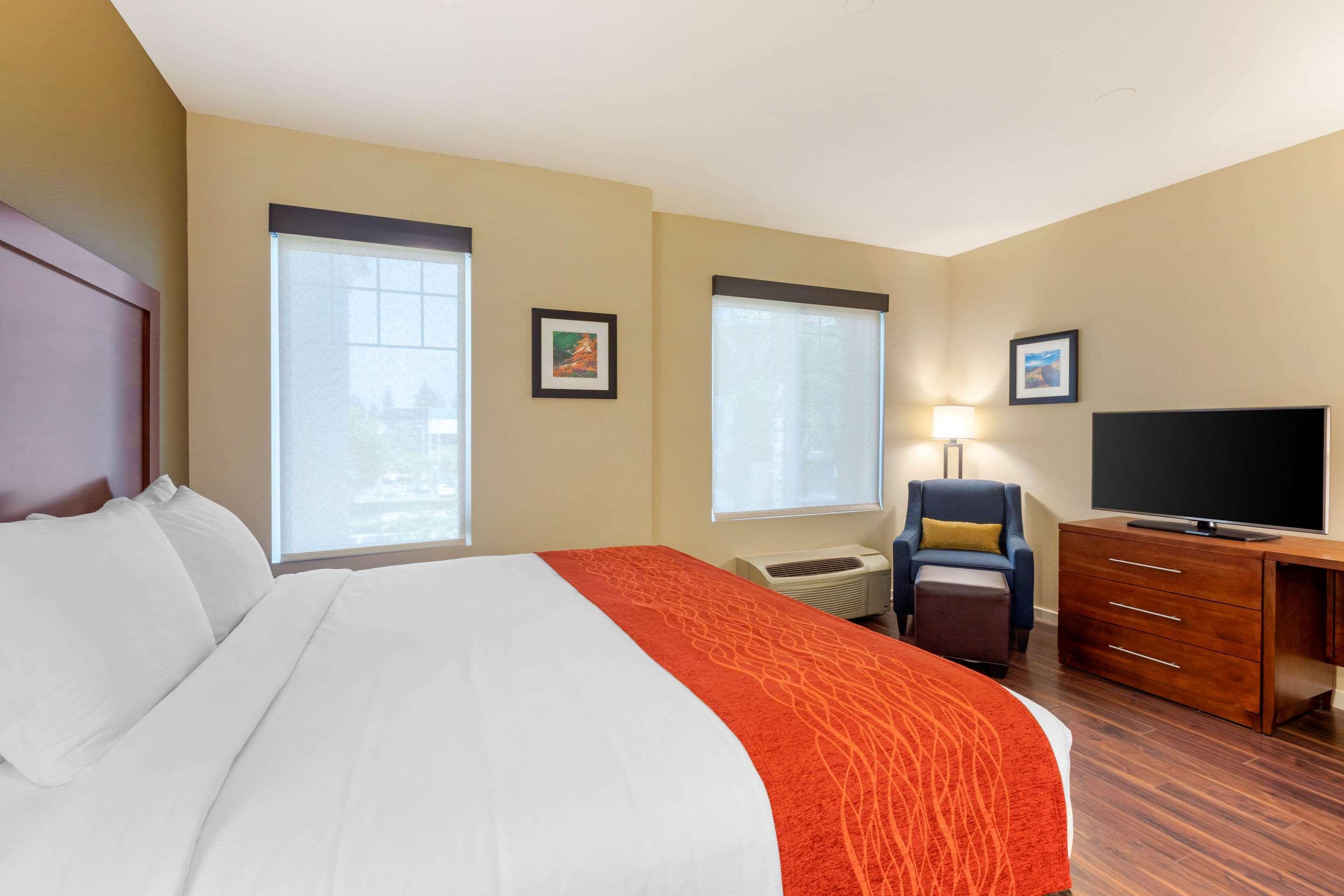 Comfort Inn & Suites Near Ontario Airport Exteriör bild
