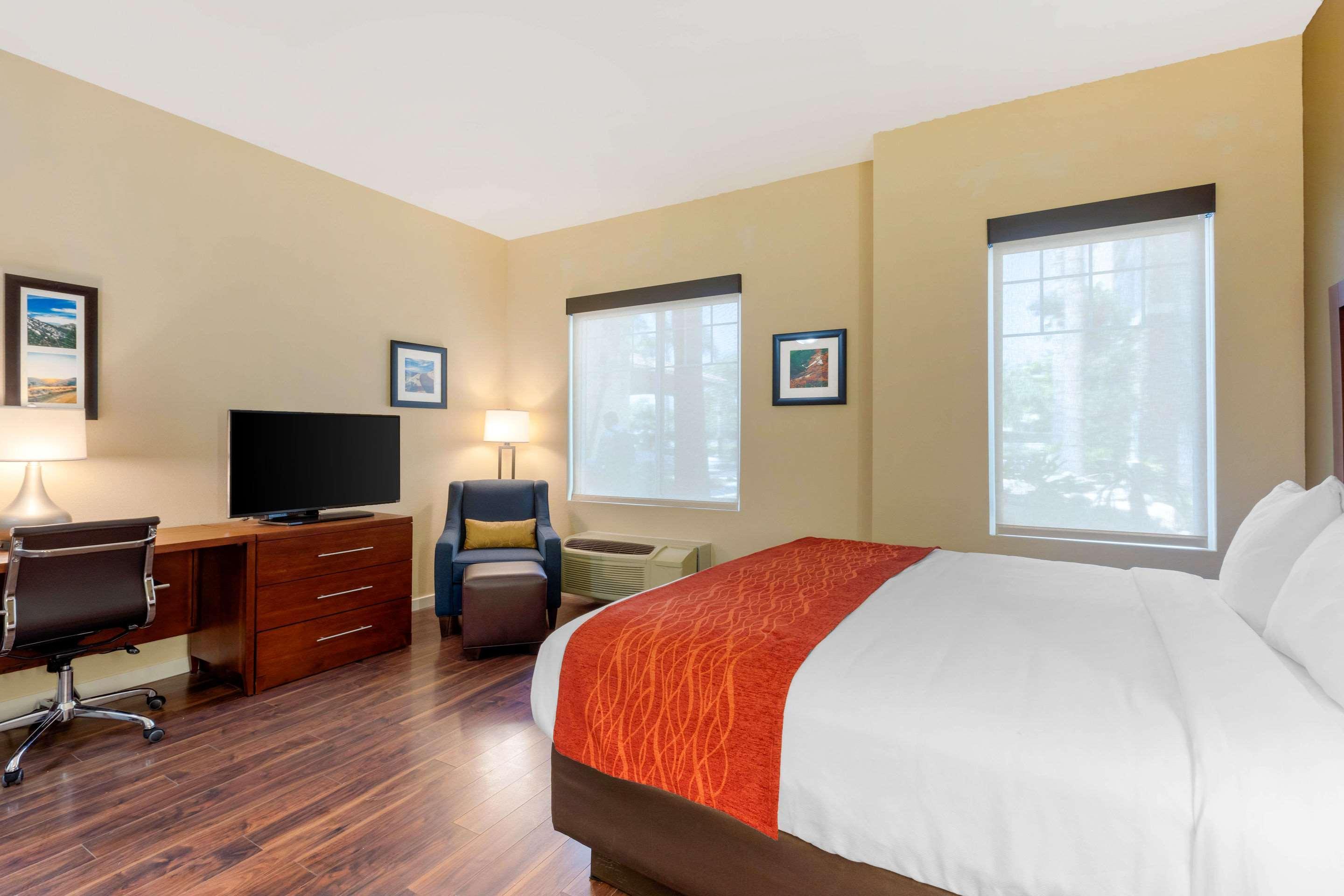 Comfort Inn & Suites Near Ontario Airport Exteriör bild
