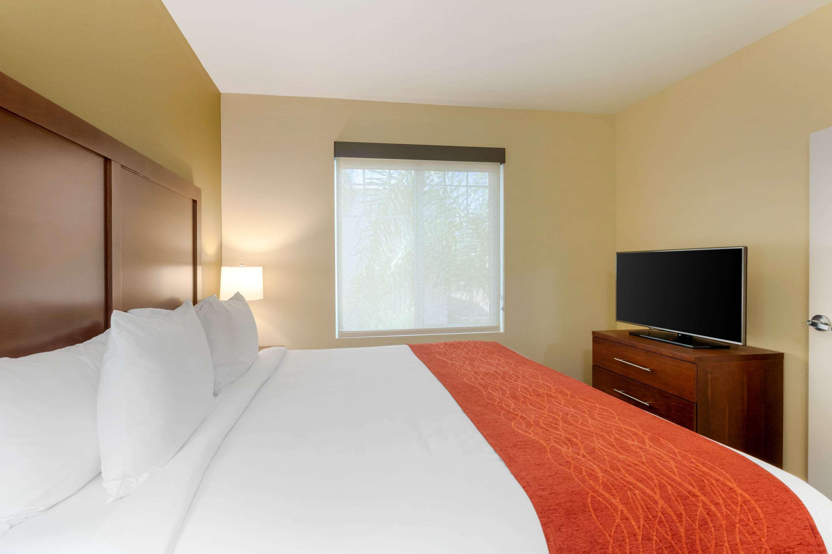 Comfort Inn & Suites Near Ontario Airport Exteriör bild