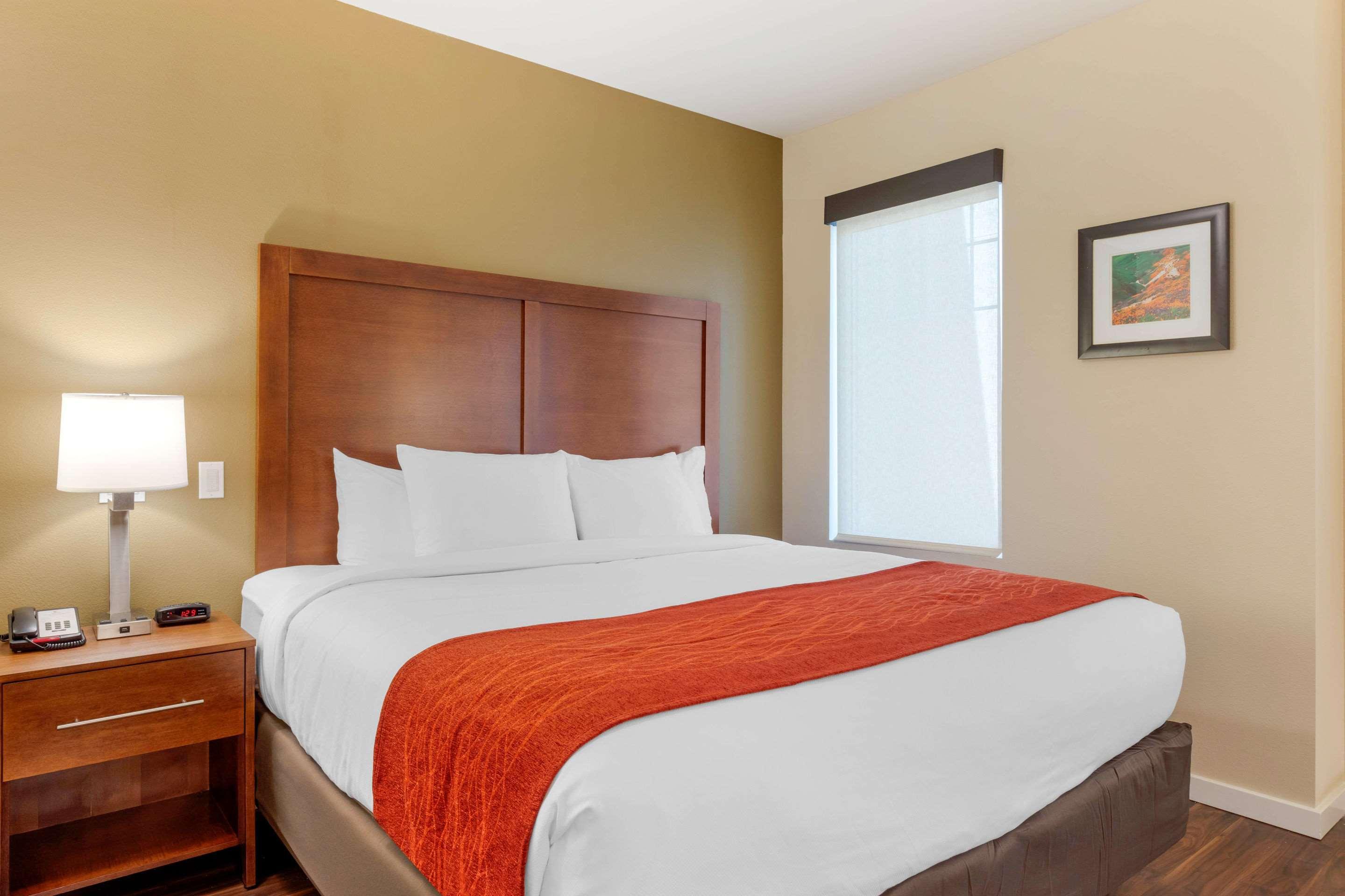 Comfort Inn & Suites Near Ontario Airport Exteriör bild