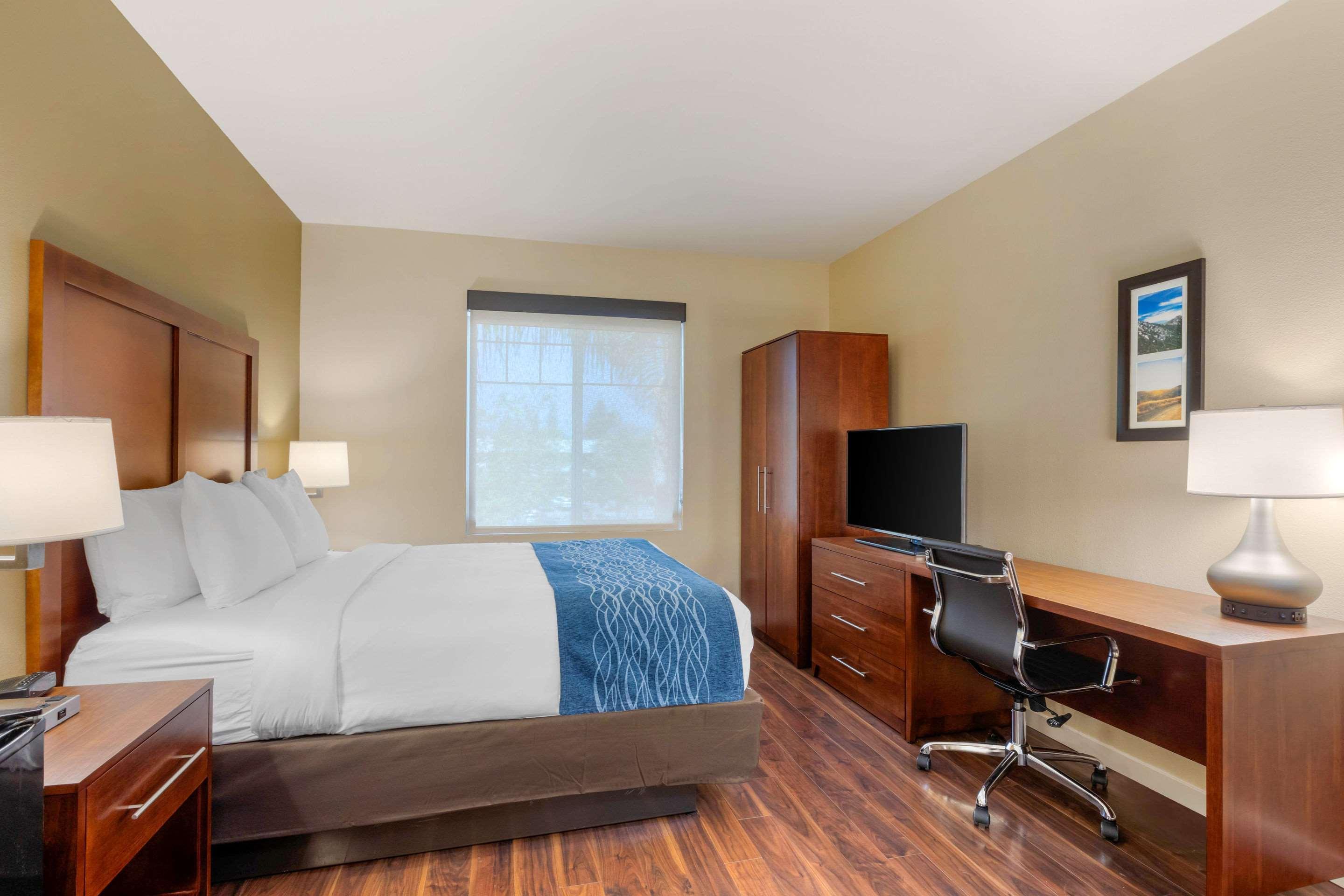 Comfort Inn & Suites Near Ontario Airport Exteriör bild
