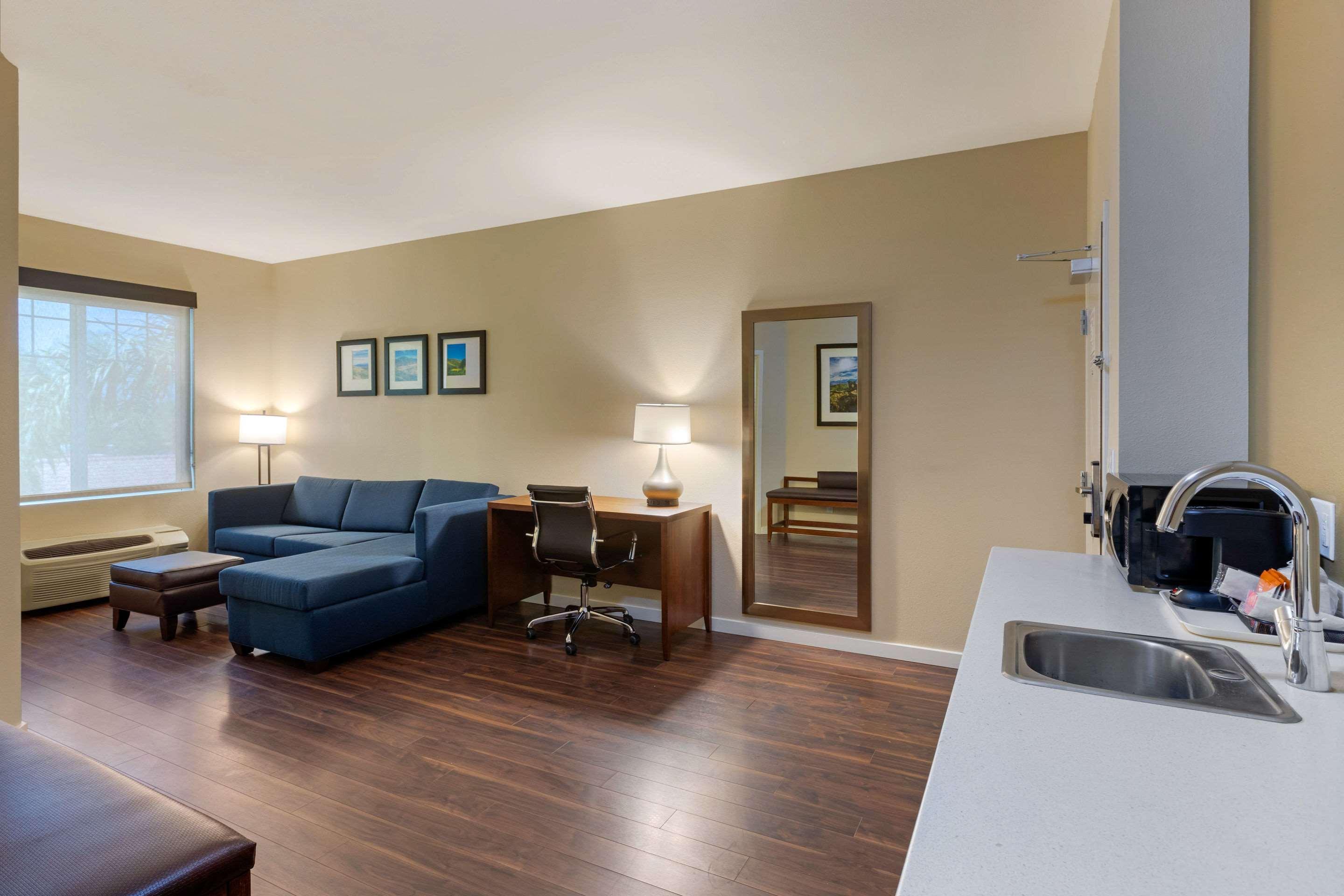 Comfort Inn & Suites Near Ontario Airport Exteriör bild