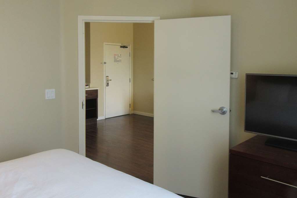 Comfort Inn & Suites Near Ontario Airport Rum bild